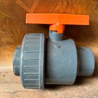 Valvole PVC 2 pollici e mezzo nuove