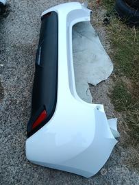 paraurti posteriore Toypta Yaris anno 2024