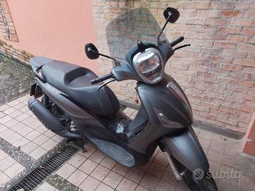 Piaggio Beverly 300 M69 2 00