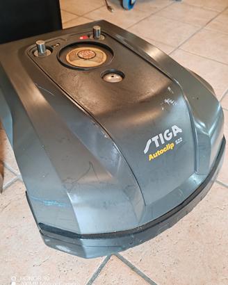 robot Taglia erba Stiga Autoclip 522 usato