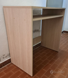 Piccola scrivania in legno