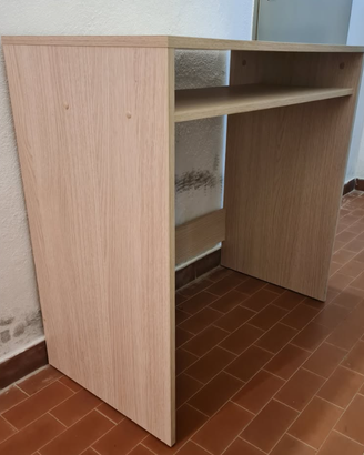 Piccola scrivania in legno