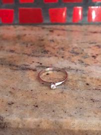 Anello in Oro 18 kt e Diamante Naturale