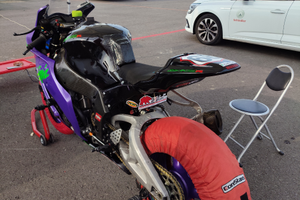 Kawasaki ZX 10 R pista