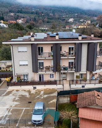 CAVE:APPARTAMENTO CON GIARDINO E DUE POSTI AUTO