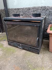 Stufa a legna con doppia canalizzazione