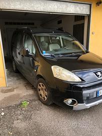 Peugeot partner Novembre 2011 immatricolato Ni 5 p