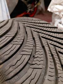 Pneumatici invernali Michelin,  R16 215 - 65