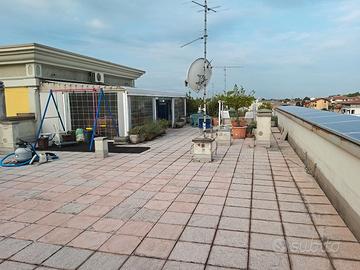 Attico di testa con terrazzo grandissimo