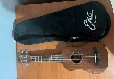 Ukulele Eko Elettrico