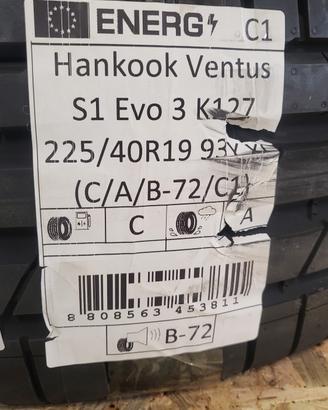 Gomme 225/40 R19 