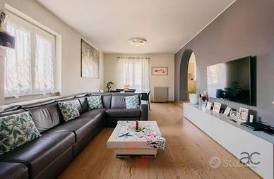 Appartamento di 180 m² con 5 locali e box auto dop