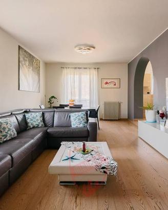 Appartamento di 180 m² con 5 locali e box auto dop