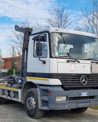 Mercedes Actros scarrabile