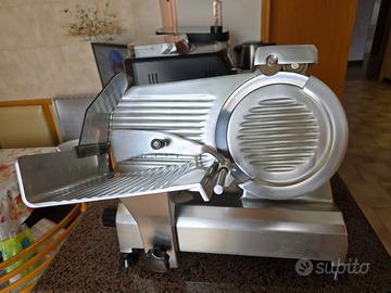 Affettatrice diametro 22 cm