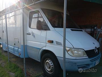 camper semintegrale  Rimor .