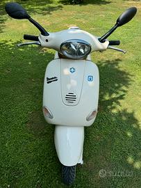 Vespa 125 ET4 2000