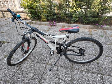 mountain bike bi ammortizzata  da 26 