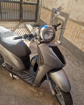 Piaggio Carnaby 300