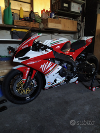 Rsv4 aprilia pista