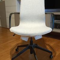 LÅNGFJÄLL Sedia per riunioni con braccioli