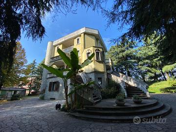 VILLA SINGOLA A CARUGATE