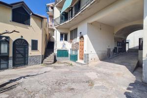 CASA SEMINDIPENDENTE A PELLEZZANO