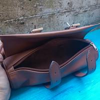 borsa moto in cuoio fatta a mano