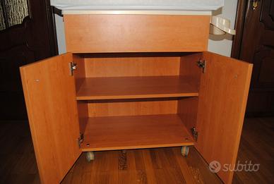 Mobile fasciatoio con bagnetto neonato materassino