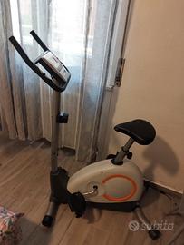 Cyclette 8 livelli display frequenza cardiaca 