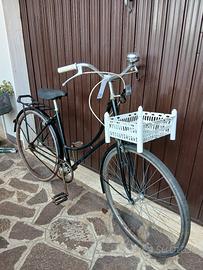bicicletta da donna con cestino 