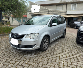 Volkswagan TOURAN