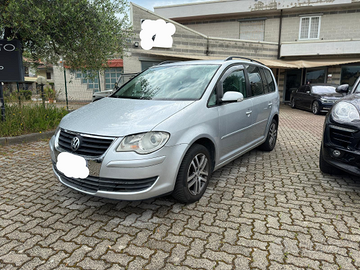 Volkswagan TOURAN