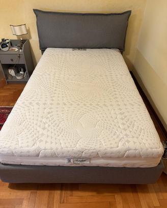 Letto una piazza e mezza con cassone piu comodino