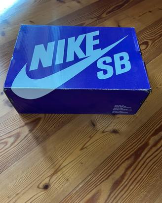 Nike Adversary SB Premium Bianco