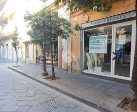 NEGOZIO A CAVA DE' TIRRENI
