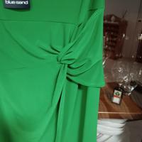 vestito in verde elasticizato