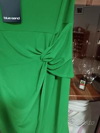vestito in verde elasticizato