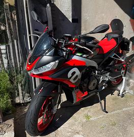 Aprilia tuono 660