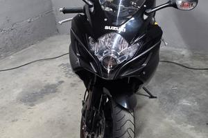Suzuki gsxr 750