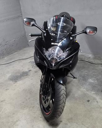 Suzuki gsxr 750