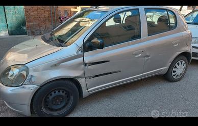 Toyota Yaris incidentata