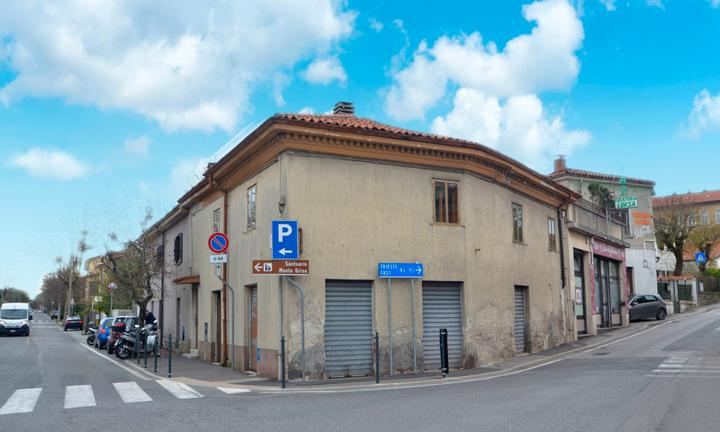 PROSECCO centro, casetta su due piani