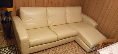 Divano in vera pelle con chaise longue