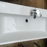 Lavabo marca Catalano sospeso bagno