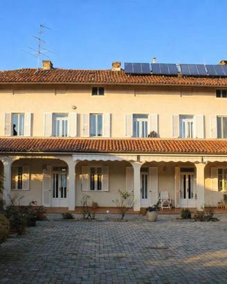Villa di 140 m² con più di 5 locali e box auto dop
