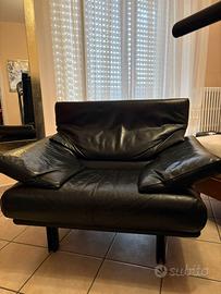 Poltroncina in pelle nera Alanda B&B