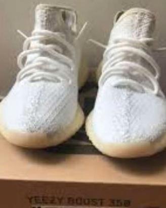 ADIDAS YEEZY  boost 350 V2  44  2/3 triple white
