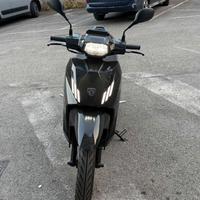 Scooter Peugeot Tweet 125 2024