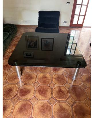 Tavolo basso anni '70  in vetro fumé e acciaio